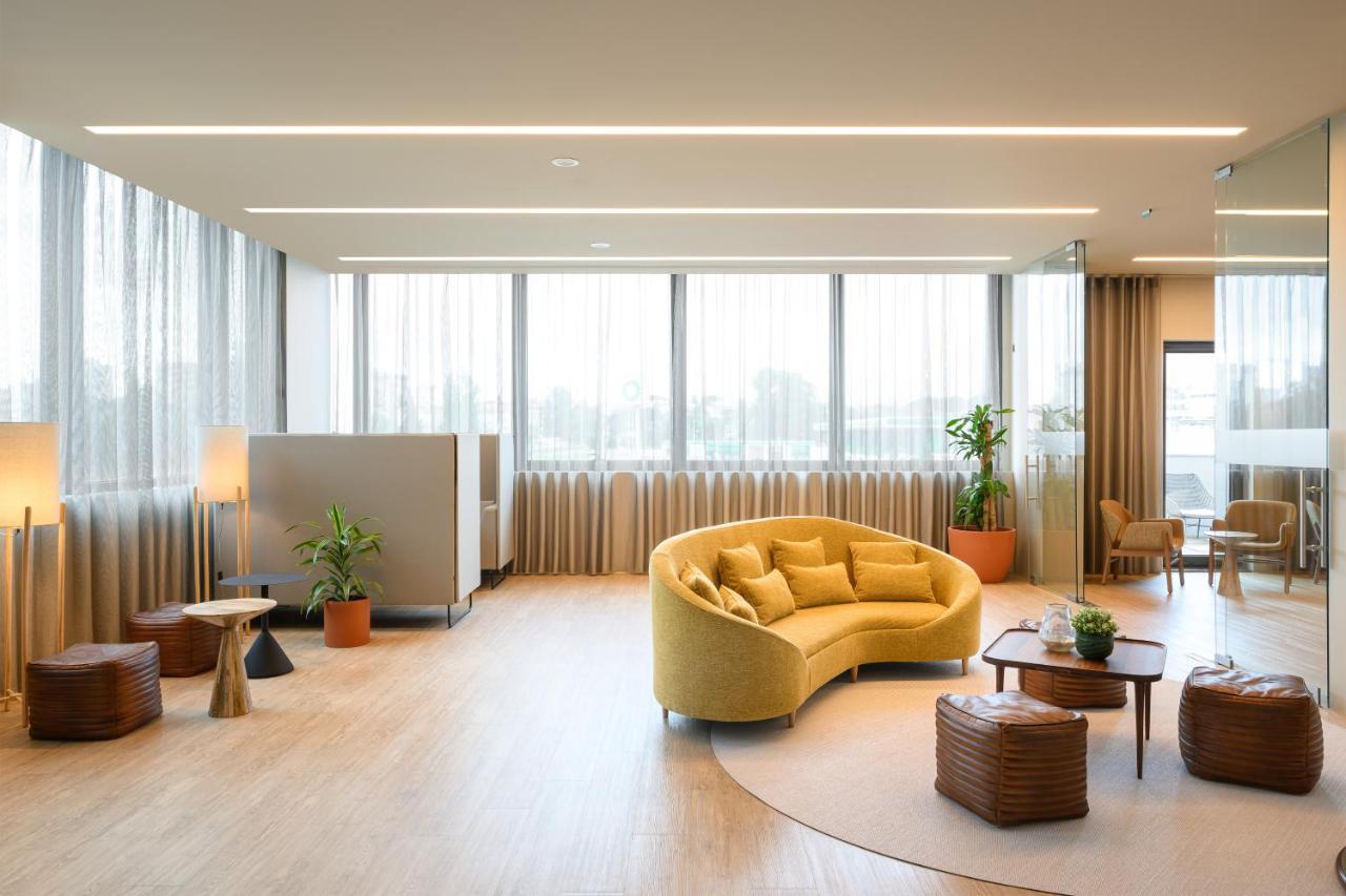 Hotel Meliá Lisboa Aeroporto Esterno foto