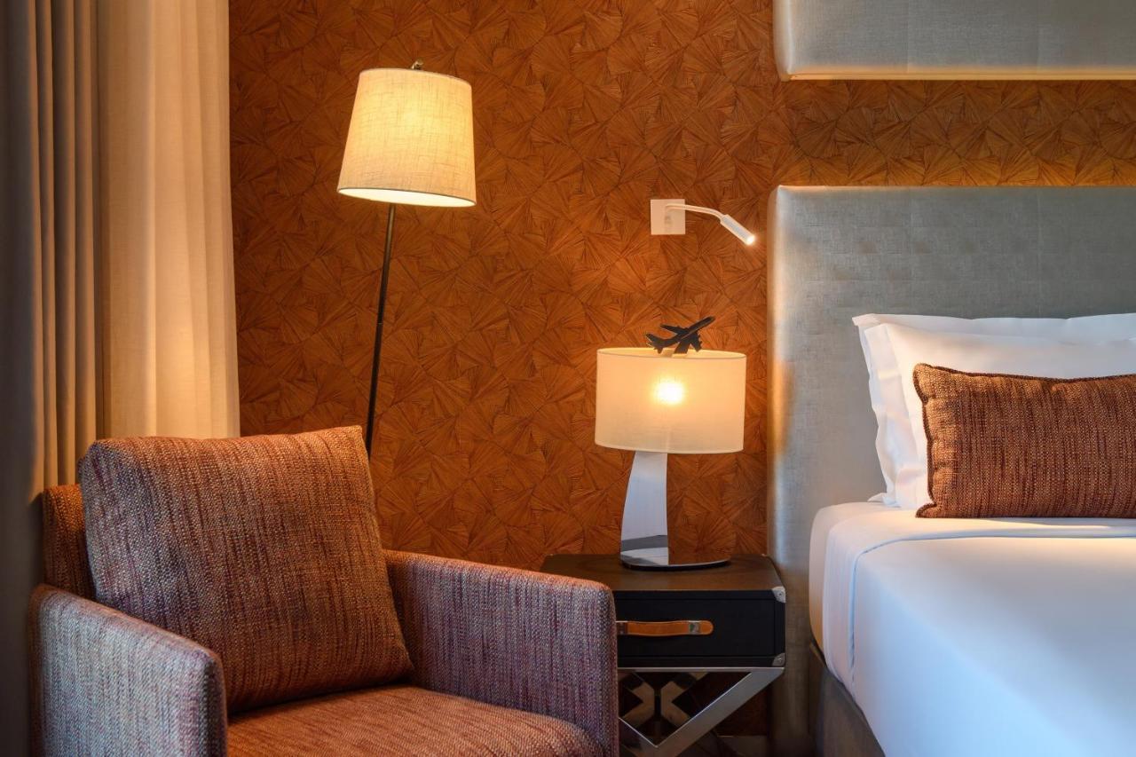 Hotel Meliá Lisboa Aeroporto Esterno foto