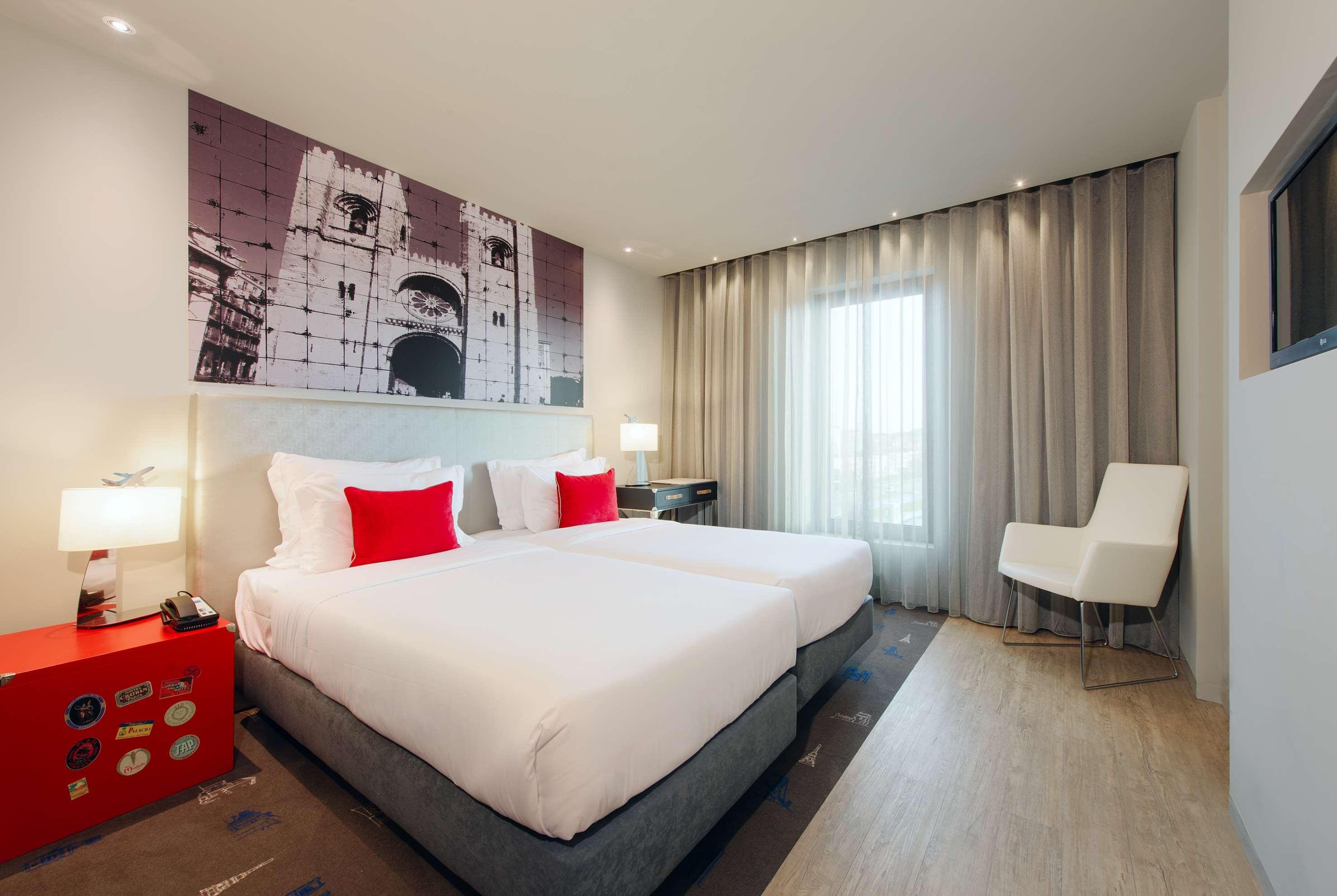 Hotel Meliá Lisboa Aeroporto Esterno foto